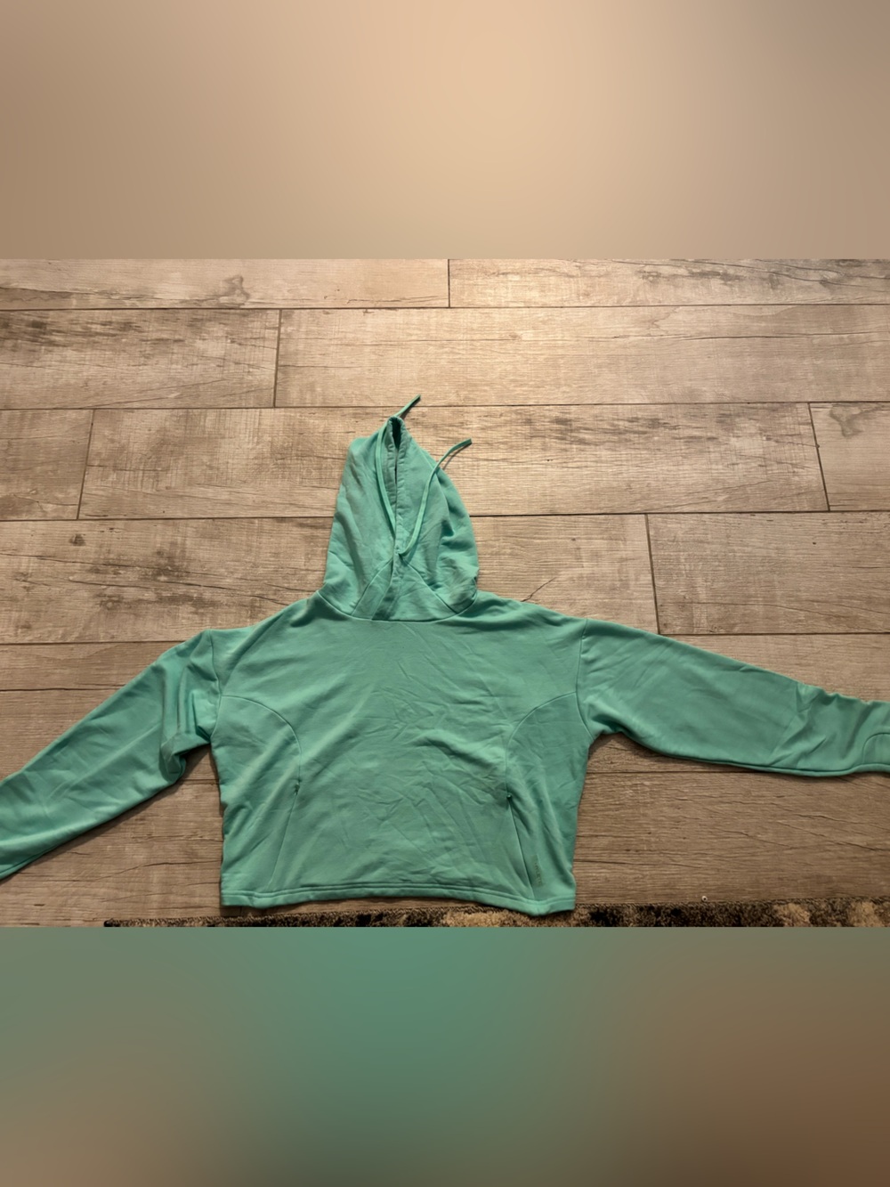 Hylete Cropped Hooded Sweatshirt in Seafoam Green